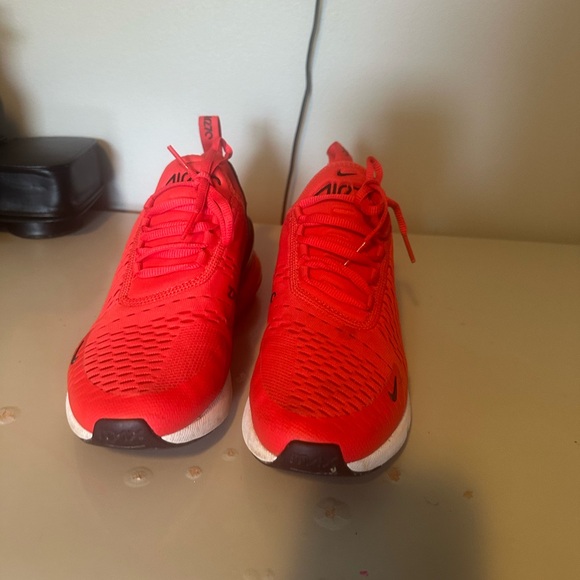 Red white and black air maxes size 9 - Picture 1 of 3